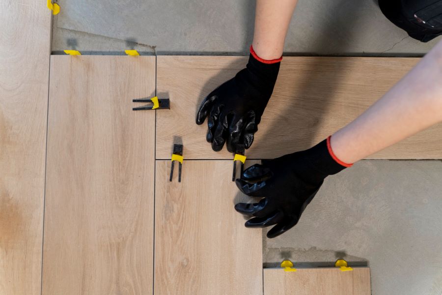 Practical Guide – How To Lay Floor Tiles?
